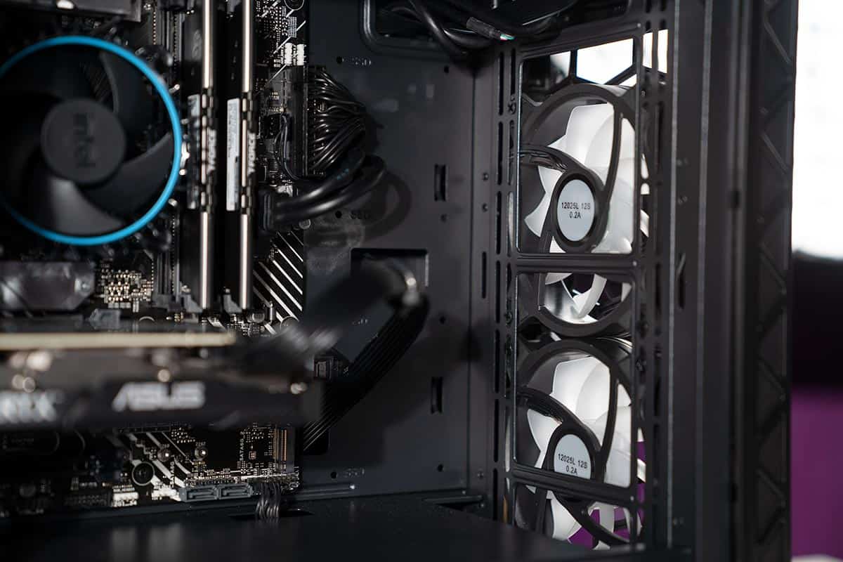 OverClockers UK PBlade 3 PC Build 21